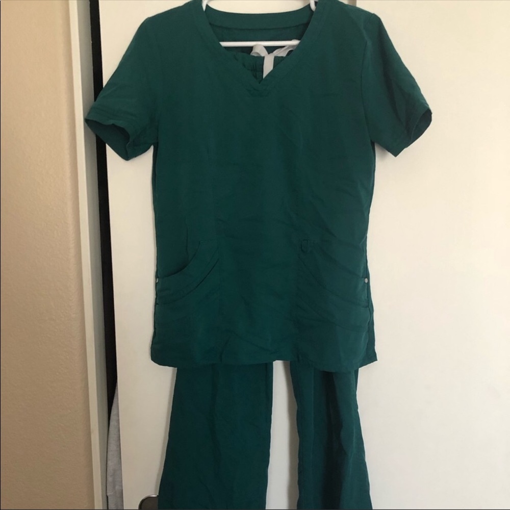 Urbane green scrub set